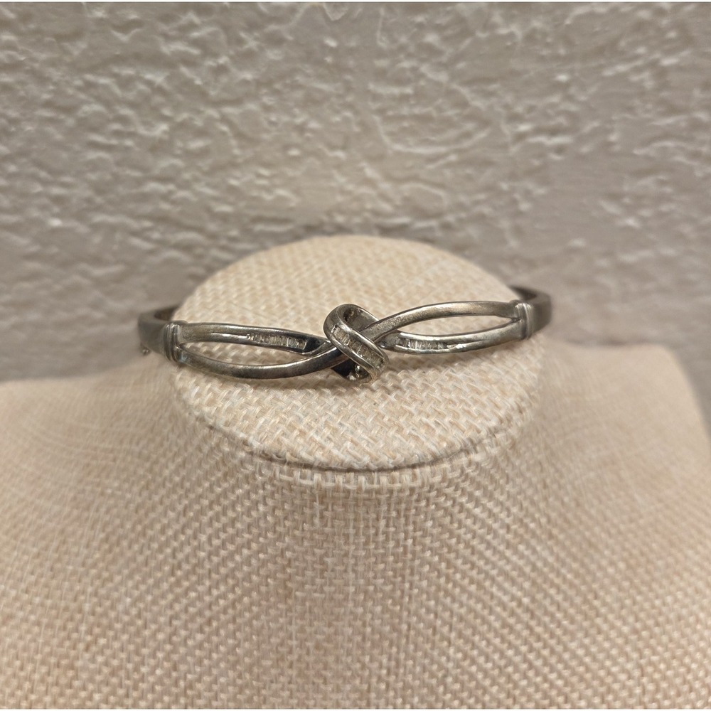 Unique Vintage Sterling Silver Moissanite Oval Safty Clamp Hinge Bangle Bracelet